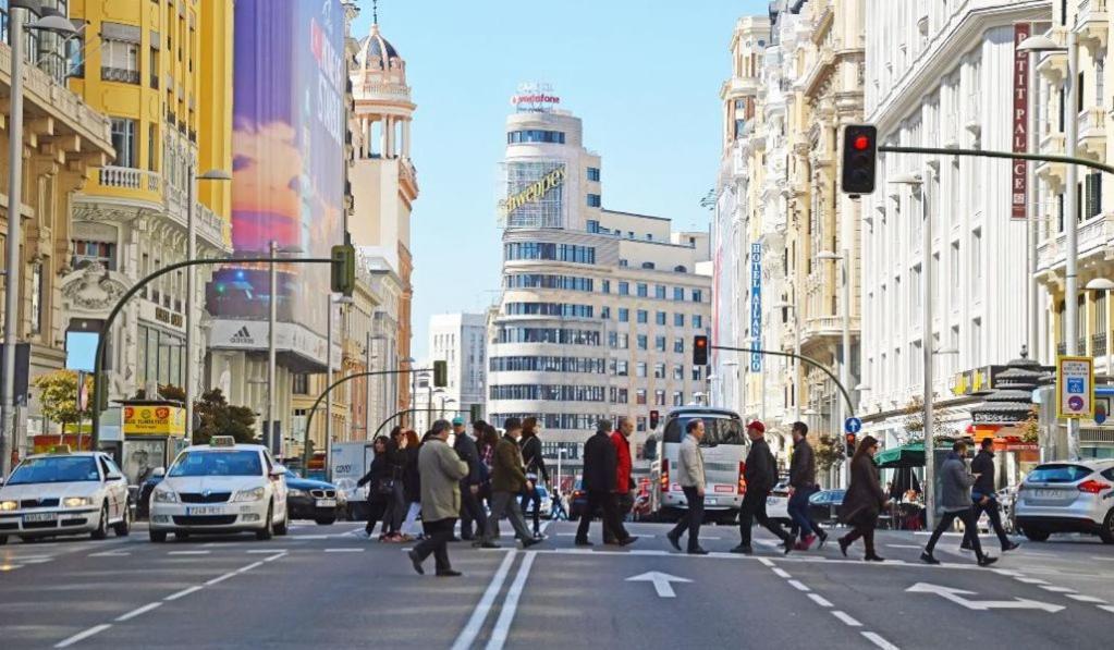 Punta Me Suites Next To Gran Via Madrid Exterior photo